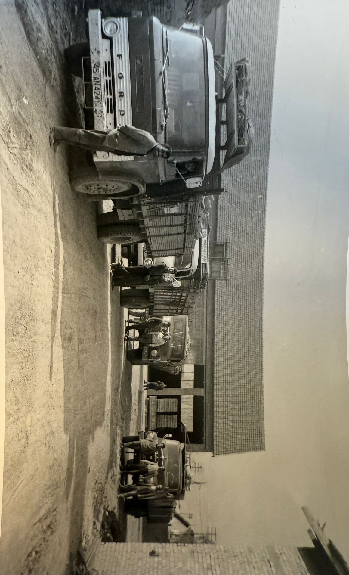 Kamyonlar ve Personel